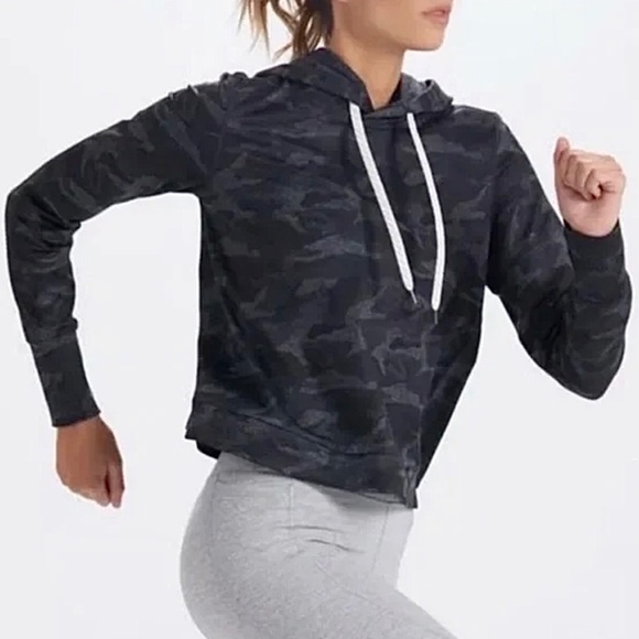 VUORI Halo Essential Hoodie Charcoal Gray Camo - Picture 3 of 13